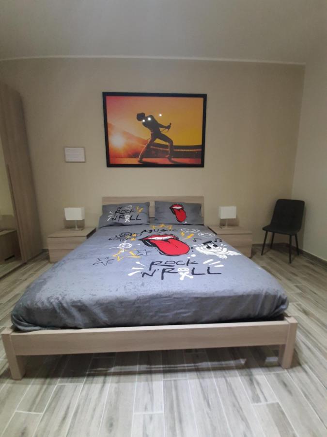The Home Of Music Stars Катания Екстериор снимка