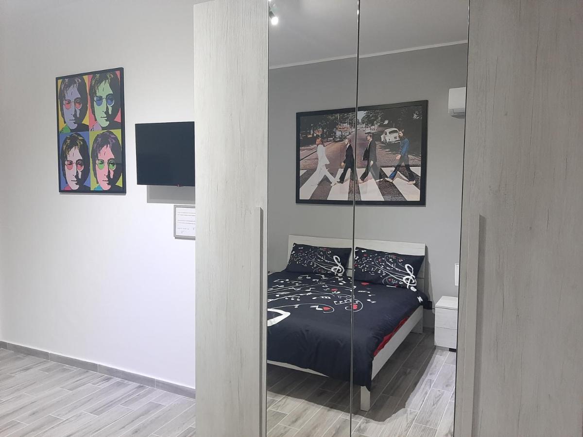 The Home Of Music Stars Катания Екстериор снимка